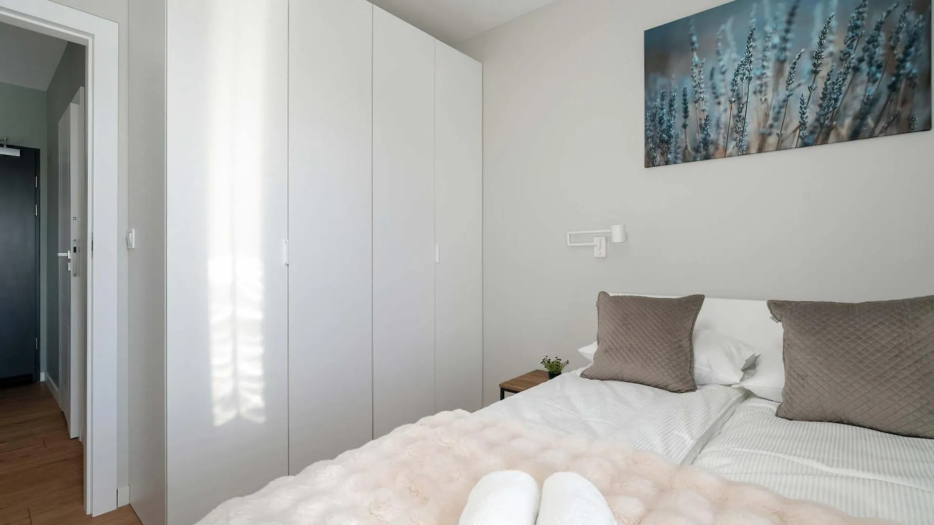 Bright Apartment Bulgarska With Parking Near Enea Stadium By Noclegi Renters Poznan Poland